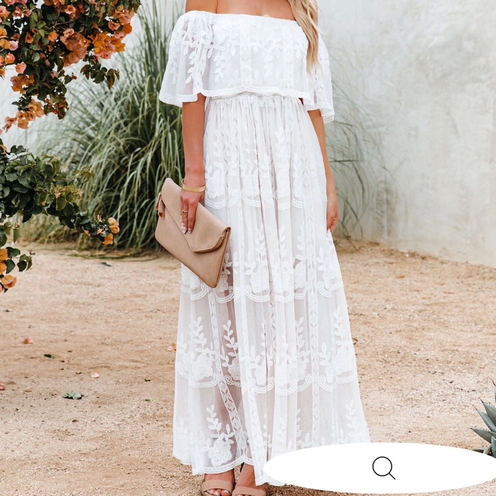 NWTs Vici women’s white lace gown